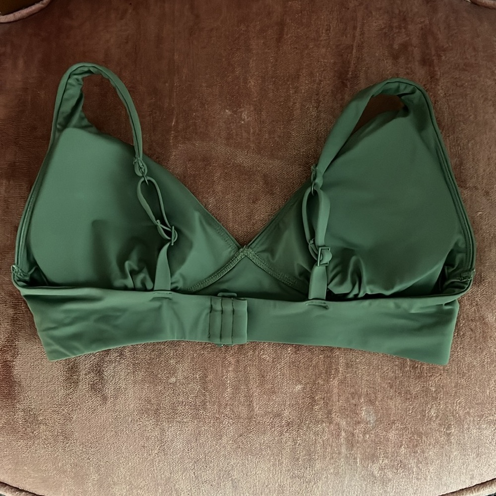 Green bikini - Picture 3 of 4